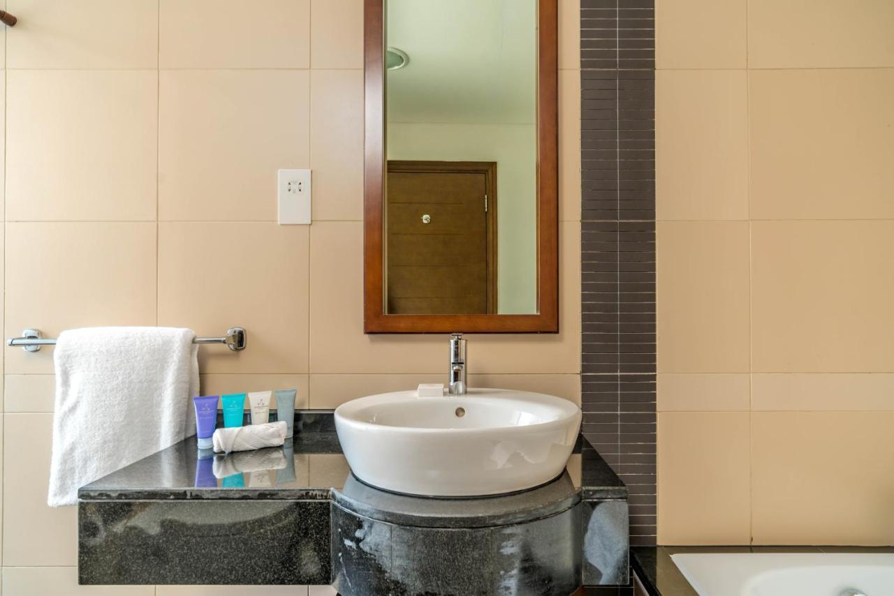 Dream Inn Apartments- West Wharf Tower Canal View ดูไบ ภายนอก รูปภาพ
